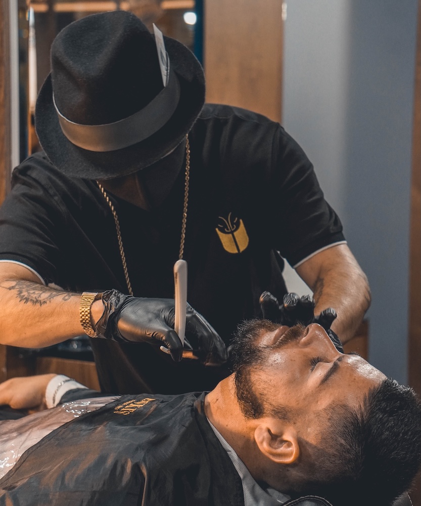 Contorno de barba de Enkis Barber Shop Morelia y Apatzingan